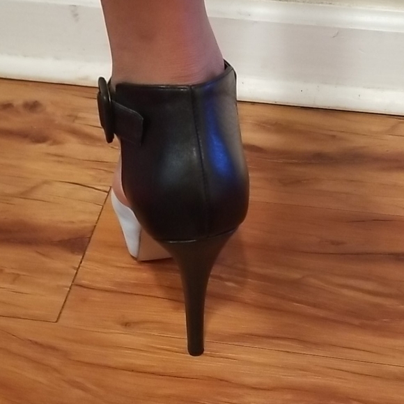 Shoes - Picture 4 of 4